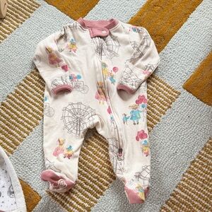 Burt’s bees baby cotton footie sleeper with carnival print size newborn